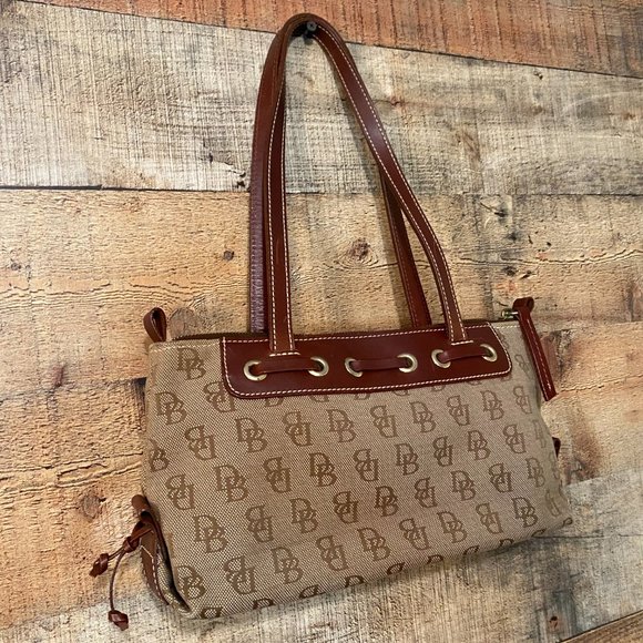 Vintage Dooney & Bourke Tan Signature Jacquard Small Hobo Bag - Picture 6 of 14